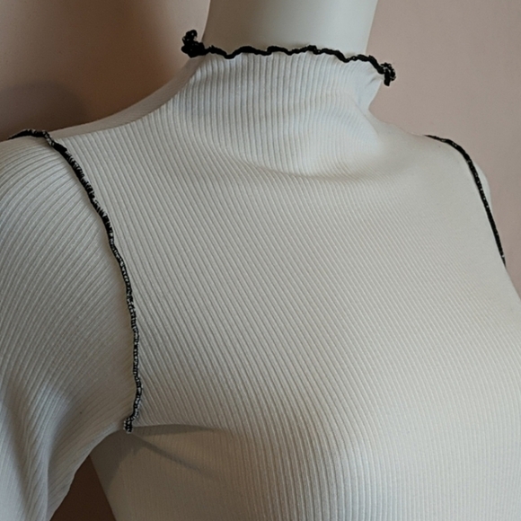 Nasty Gal White and Black Contrast Seams Turtleneck Lettuce Hem Tee size 6 - Picture 2 of 6
